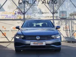 
										VOLKSWAGEN PASSAT full									