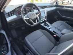 
										VOLKSWAGEN PASSAT full									