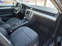 
										VOLKSWAGEN PASSAT full									