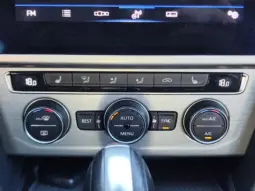 
										VOLKSWAGEN PASSAT full									