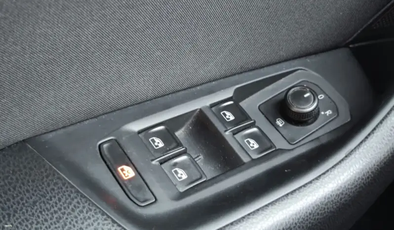 
								VOLKSWAGEN PASSAT full									