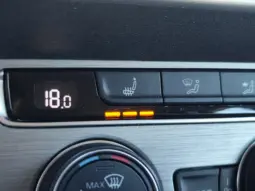 
										VOLKSWAGEN PASSAT full									