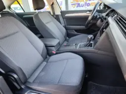 
										VOLKSWAGEN PASSAT full									