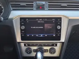 
										VOLKSWAGEN PASSAT full									