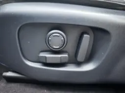 
										LAND ROVER RANGE ROVER VELAR full									