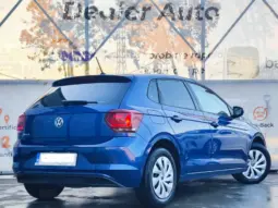 
										VOLKSWAGEN POLO full									