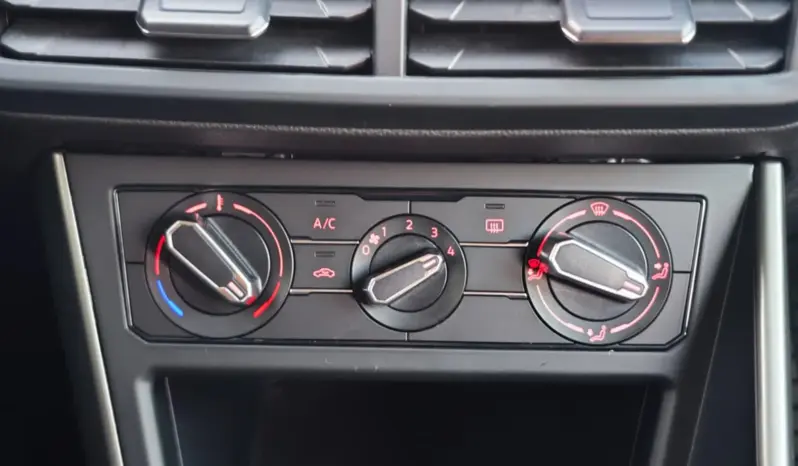 
								VOLKSWAGEN POLO full									