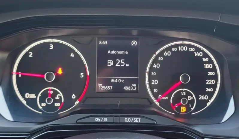 
								VOLKSWAGEN POLO full									