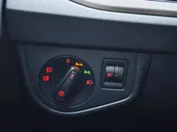 
										VOLKSWAGEN POLO full									