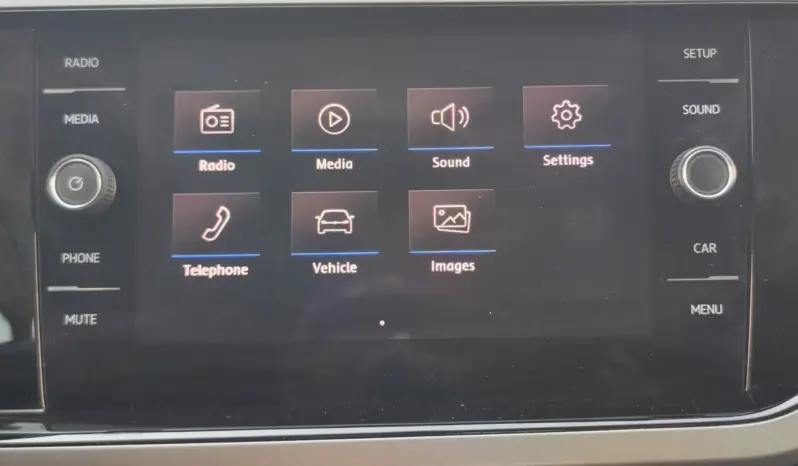 
								VOLKSWAGEN POLO full									