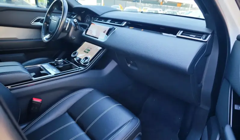 
								LAND ROVER RANGE ROVER VELAR full									