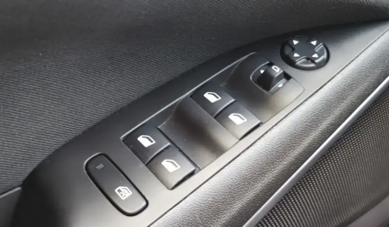 
								OPEL CROSSLAND X full									