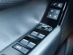 
										LAND ROVER RANGE ROVER VELAR full									