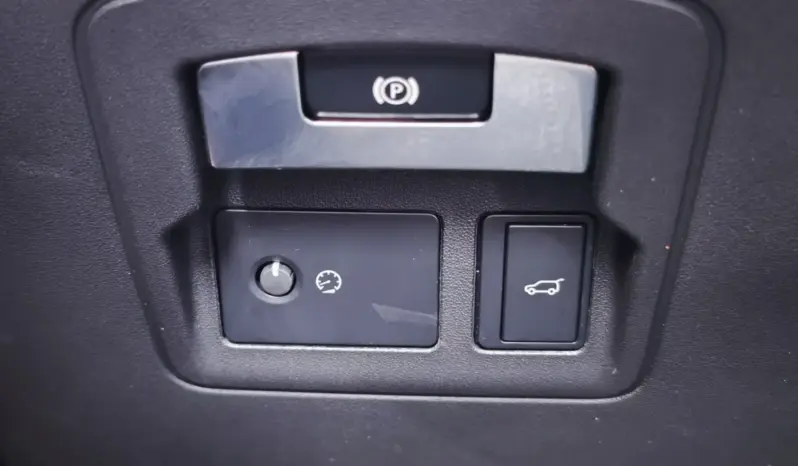 
								LAND ROVER RANGE ROVER VELAR full									