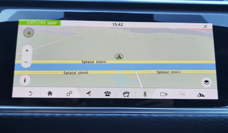 
								LAND ROVER RANGE ROVER VELAR full									