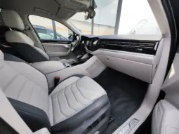 
										VOLKSWAGEN TOUAREG full									