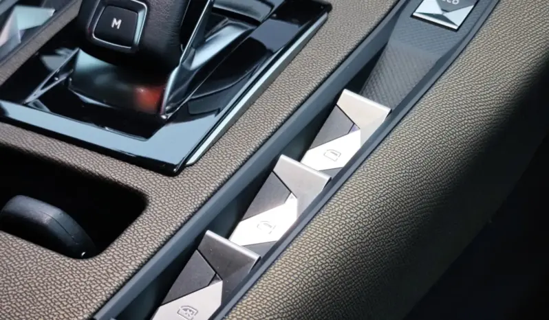 
								DS AUTOMOBILES DSA DS7 CROSSBACK full									