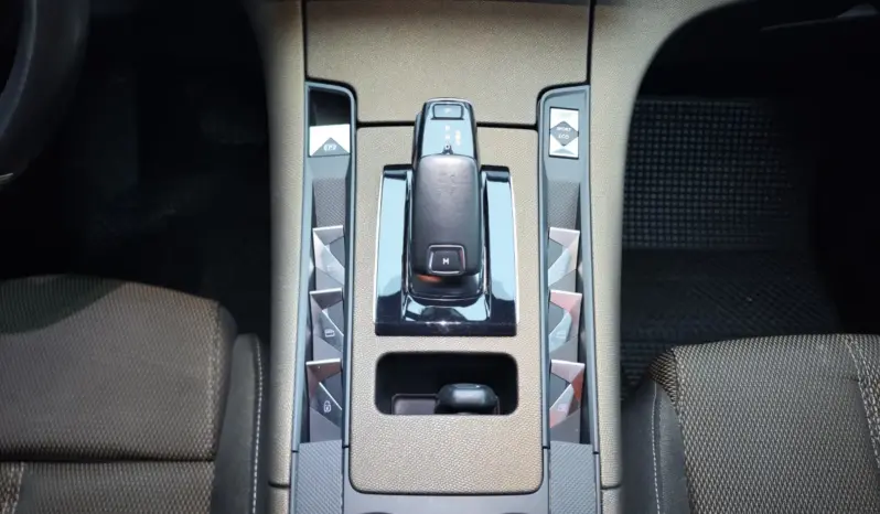 
								DS AUTOMOBILES DSA DS7 CROSSBACK full									