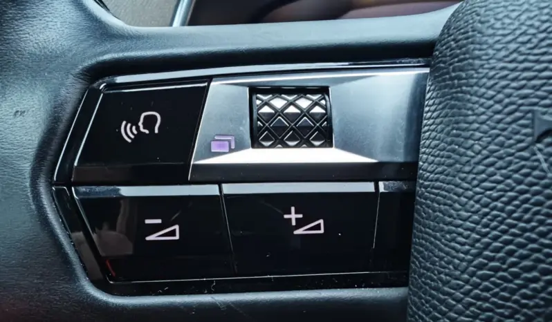 
								DS AUTOMOBILES DSA DS7 CROSSBACK full									