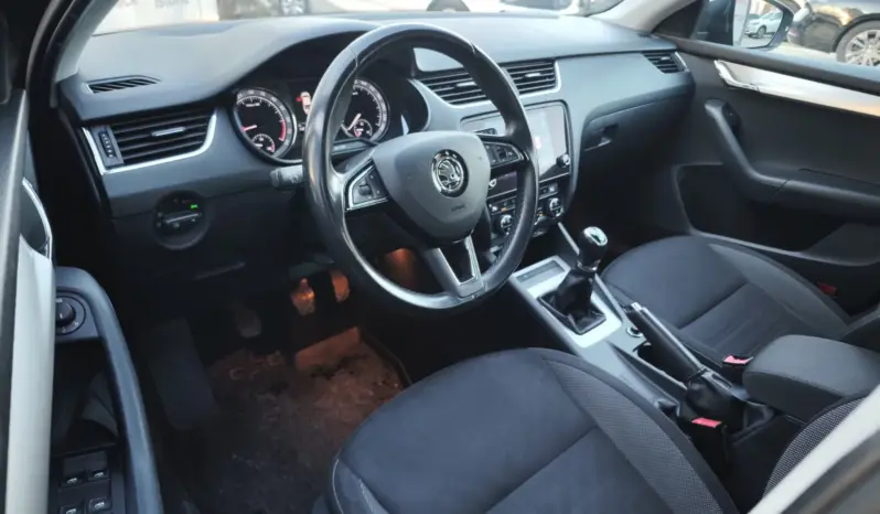 
								SKODA OCTAVIA full									
