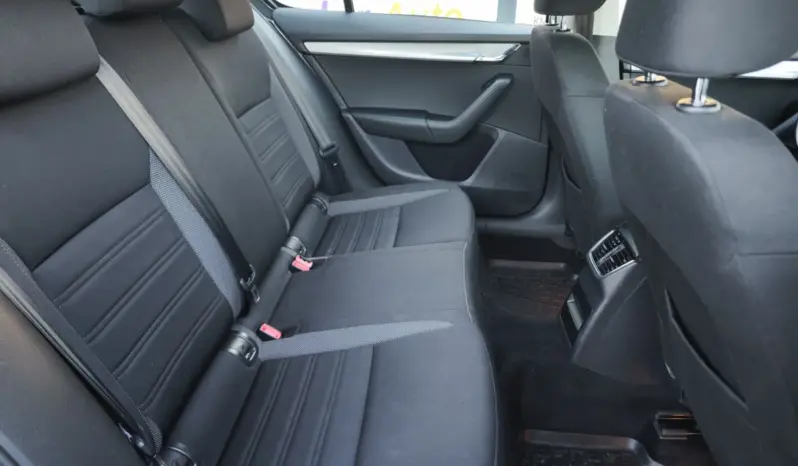 
								SKODA OCTAVIA full									