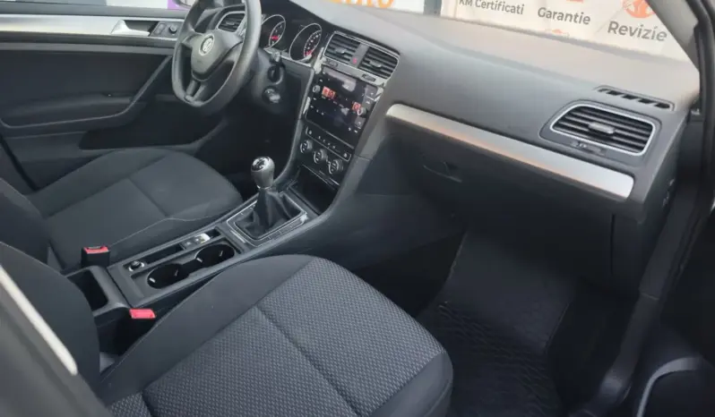 
								VOLKSWAGEN GOLF full									