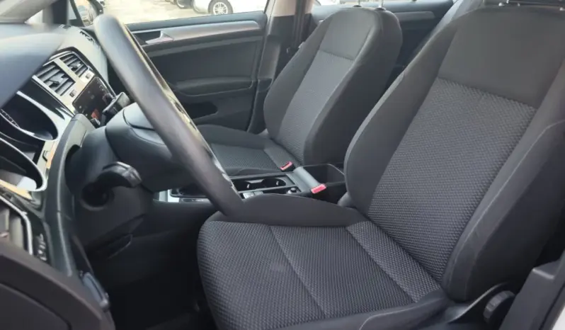 
								VOLKSWAGEN GOLF full									