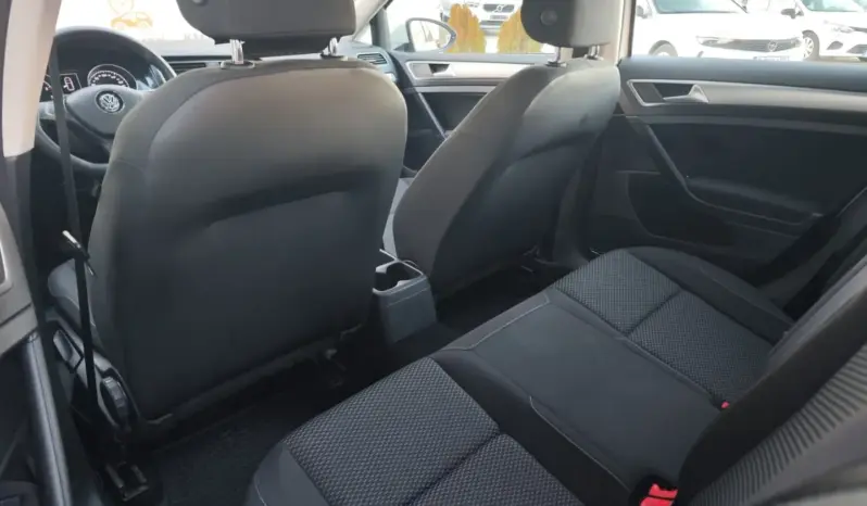 
								VOLKSWAGEN GOLF full									