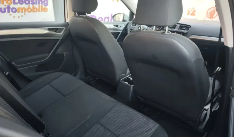 
								VOLKSWAGEN GOLF full									