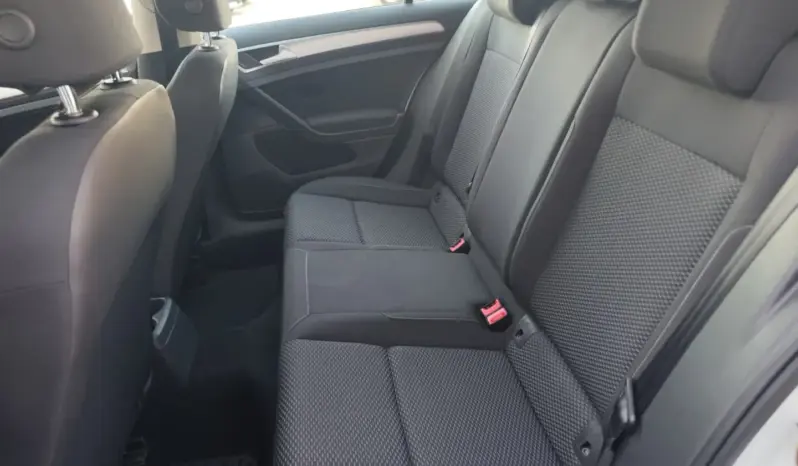 
								VOLKSWAGEN GOLF full									