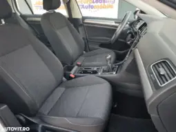 
										VOLKSWAGEN GOLF full									