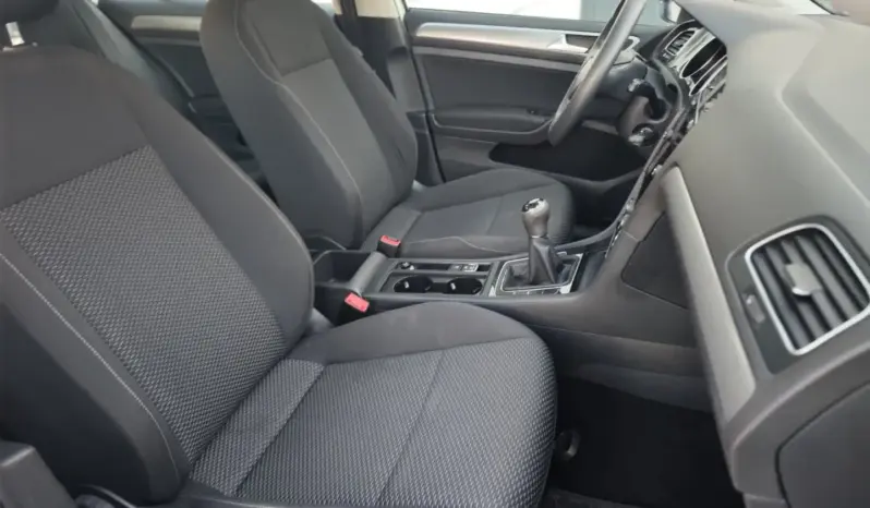 
								VOLKSWAGEN GOLF full									