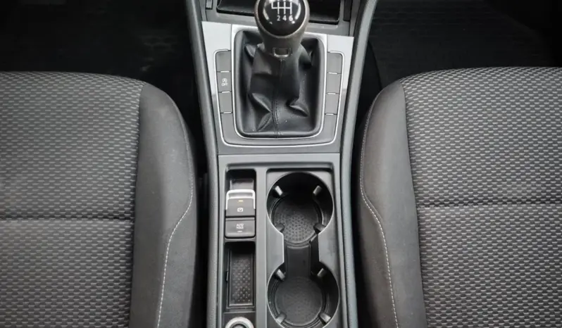 
								VOLKSWAGEN GOLF full									