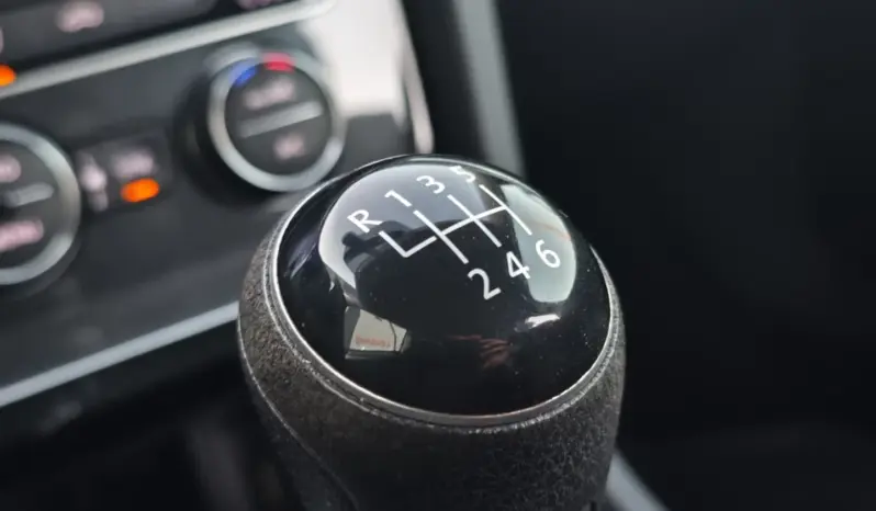 
								VOLKSWAGEN GOLF full									