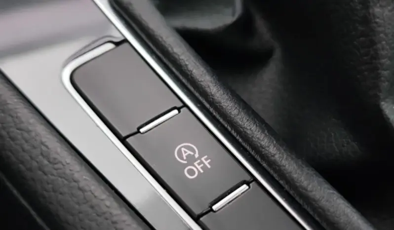 
								VOLKSWAGEN GOLF full									