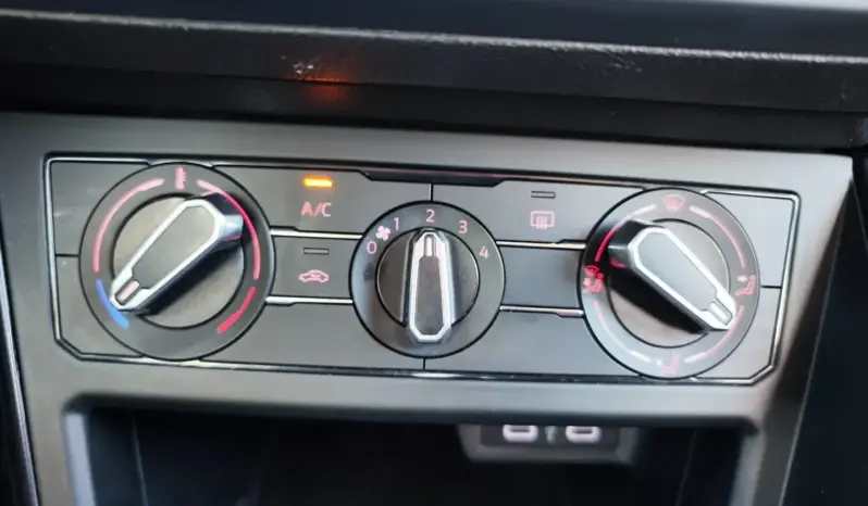 
								VOLKSWAGEN POLO full									