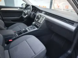 
										VOLKSWAGEN PASSAT full									