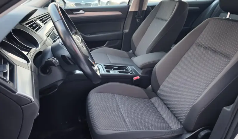 
								VOLKSWAGEN PASSAT full									