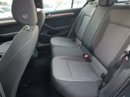 
										VOLKSWAGEN PASSAT full									