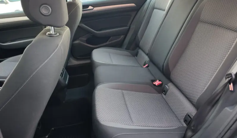 
								VOLKSWAGEN PASSAT full									