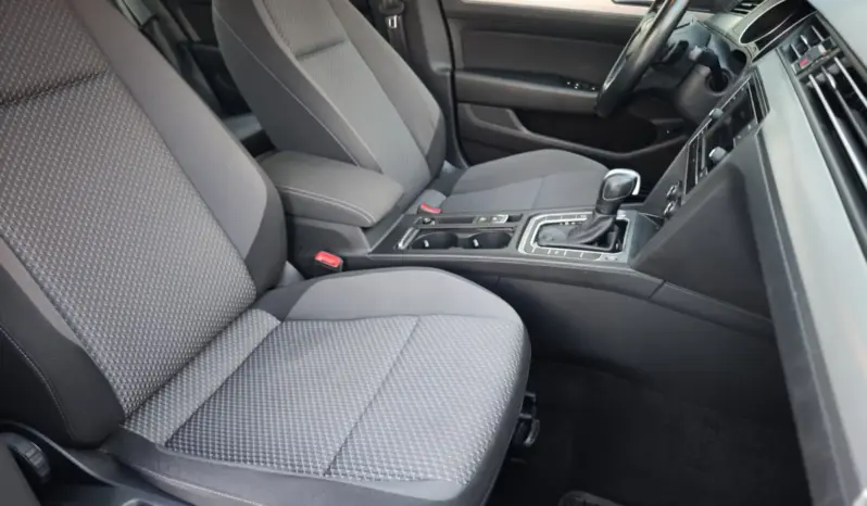 
								VOLKSWAGEN PASSAT full									