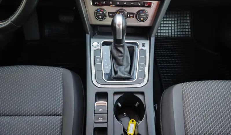 
								VOLKSWAGEN PASSAT full									