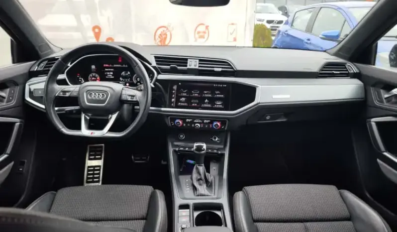 
								AUDI Q3 full									