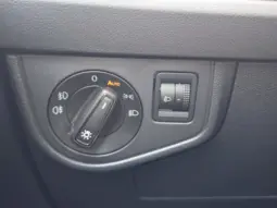 
										VOLKSWAGEN POLO full									