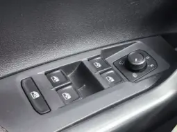 
										VOLKSWAGEN POLO full									