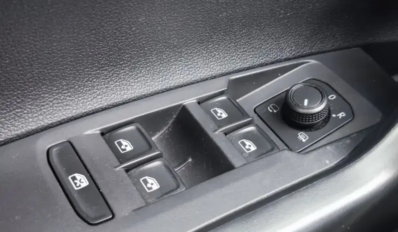 
								VOLKSWAGEN POLO full									