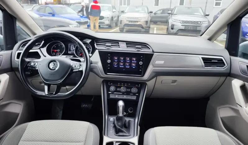 
								VOLKSWAGEN TOURAN full									