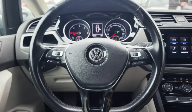 
								VOLKSWAGEN TOURAN full									