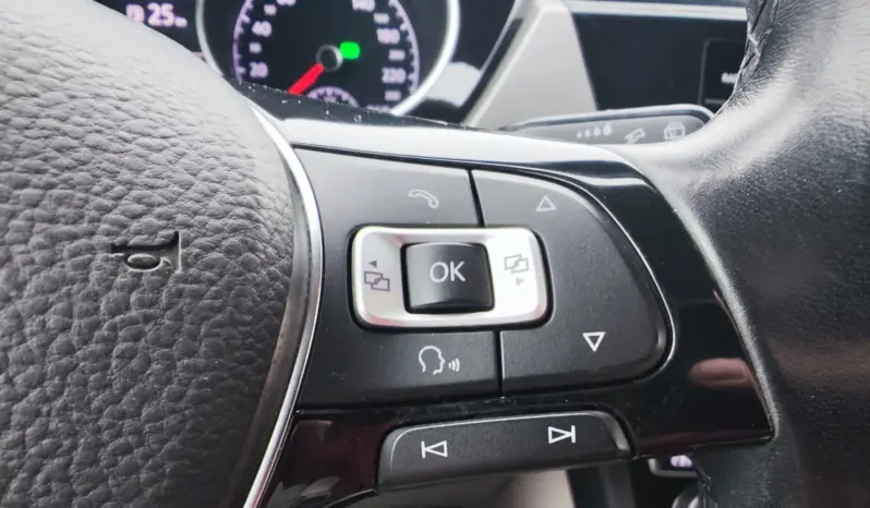 
								VOLKSWAGEN TOURAN full									