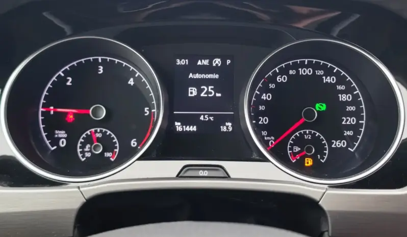 
								VOLKSWAGEN TOURAN full									